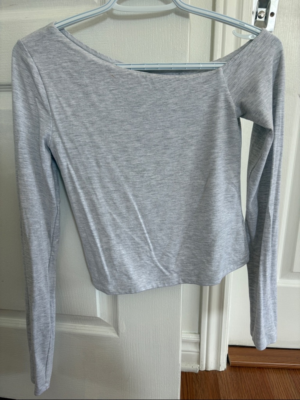 Women’s Long Sleeve Off-Shoulder Top - Light Gray